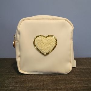 ❗CLOSET LIQUIDATION❗️Small Heart pouch